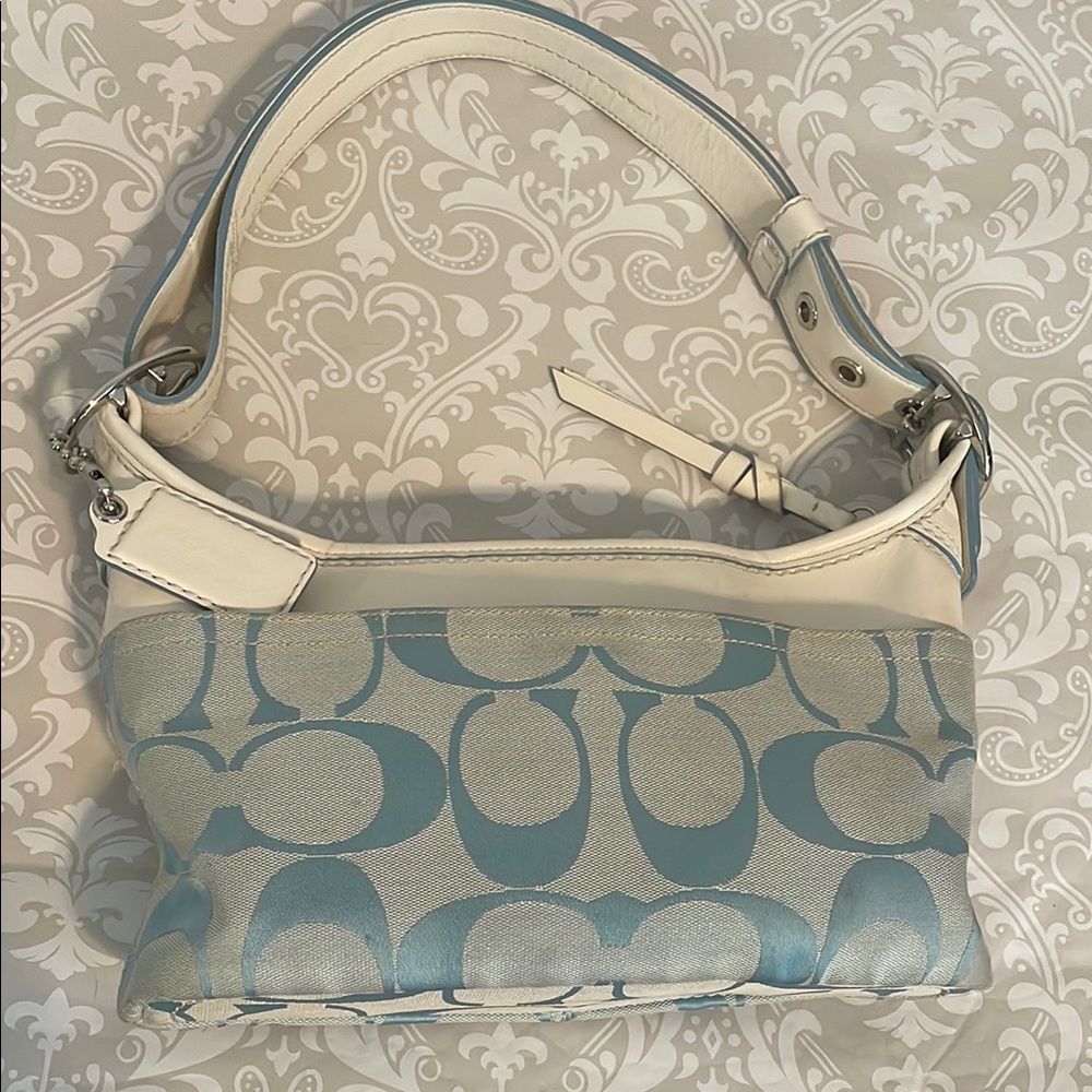 Elegant Coach Blue and Cream Leather & Cloth Shoulder Bag